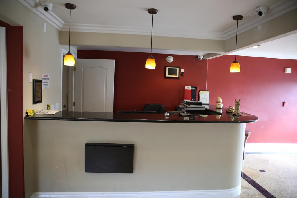 Chateau Inn & Suites ดาวนีย์ ภายนอก รูปภาพ