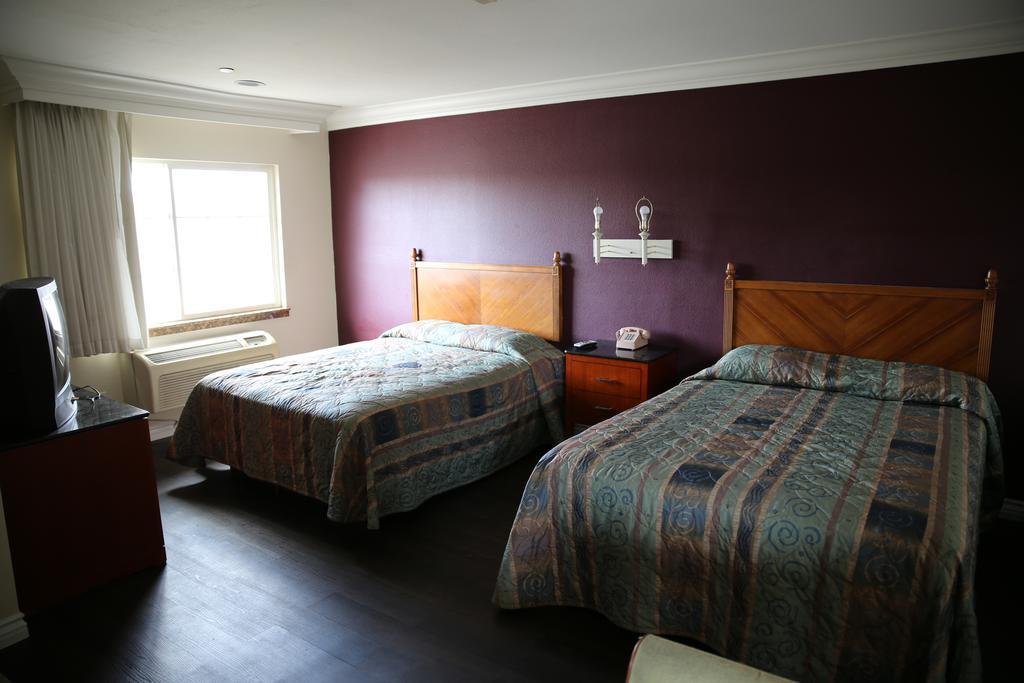 Chateau Inn & Suites ดาวนีย์ ภายนอก รูปภาพ
