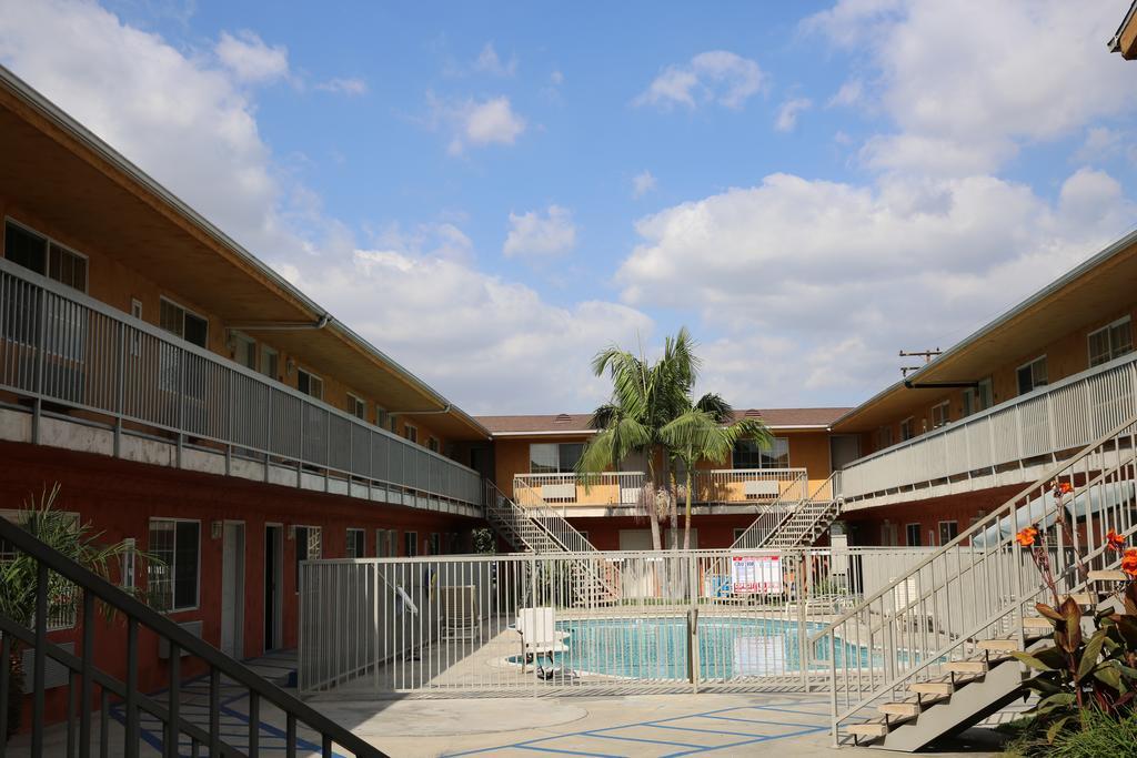 Chateau Inn & Suites ดาวนีย์ ภายนอก รูปภาพ